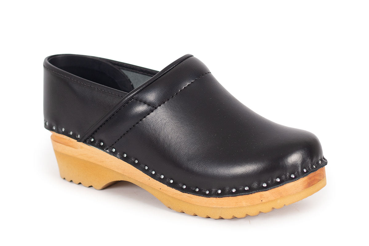 TroentorpトロエントープSwedish Clog Van Gosh Closed back clog shoe in black leather - Troentorp Clogs