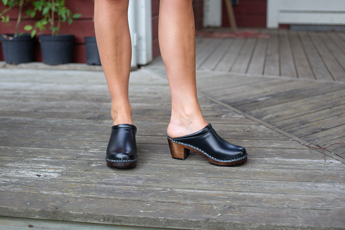 Rembrandt Black Mid