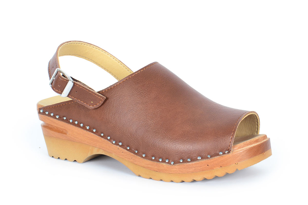 Swedish vegan clog sandals in brown 