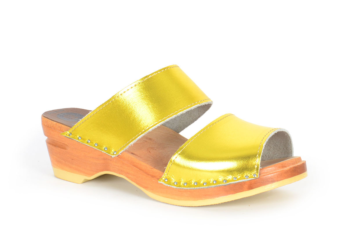 karin clogs