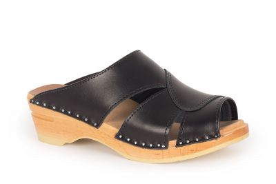 womens clogs size 7