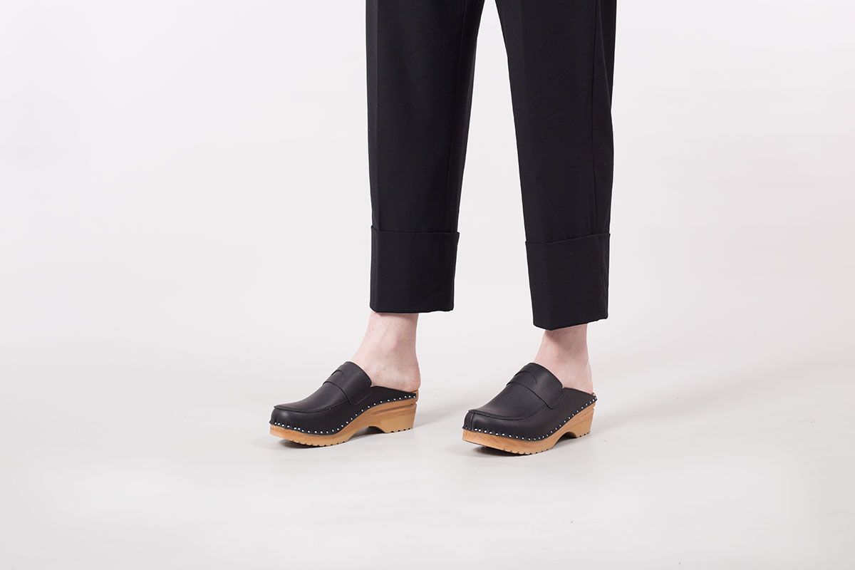 Swedish clogs in black waterproof leather from Troentorp Clogs 